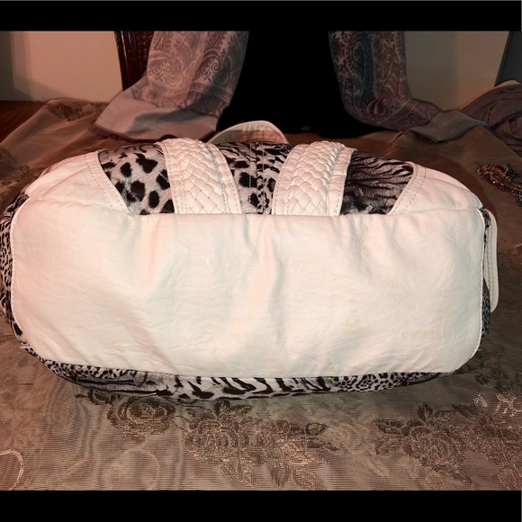 NWT Blk/Wht Super Soft Washed Leather. - Picture 5 of 6